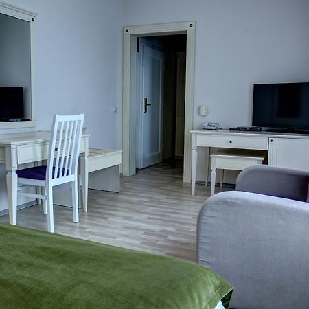 Hotel Gorenje Pristina Eksteriør billede