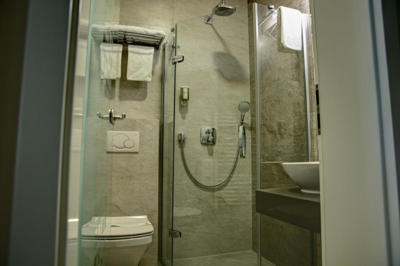 Hotel Gorenje Pristina Eksteriør billede